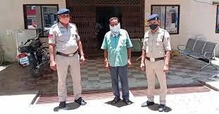 Photo of शिक्षिका को व्हाट्सएप पर अश्लील तस्वीरें भेजने वाले शिक्षा विभाग के क्रीड़ा अधिकारी पुलिस ने किया गिरफ्तार..